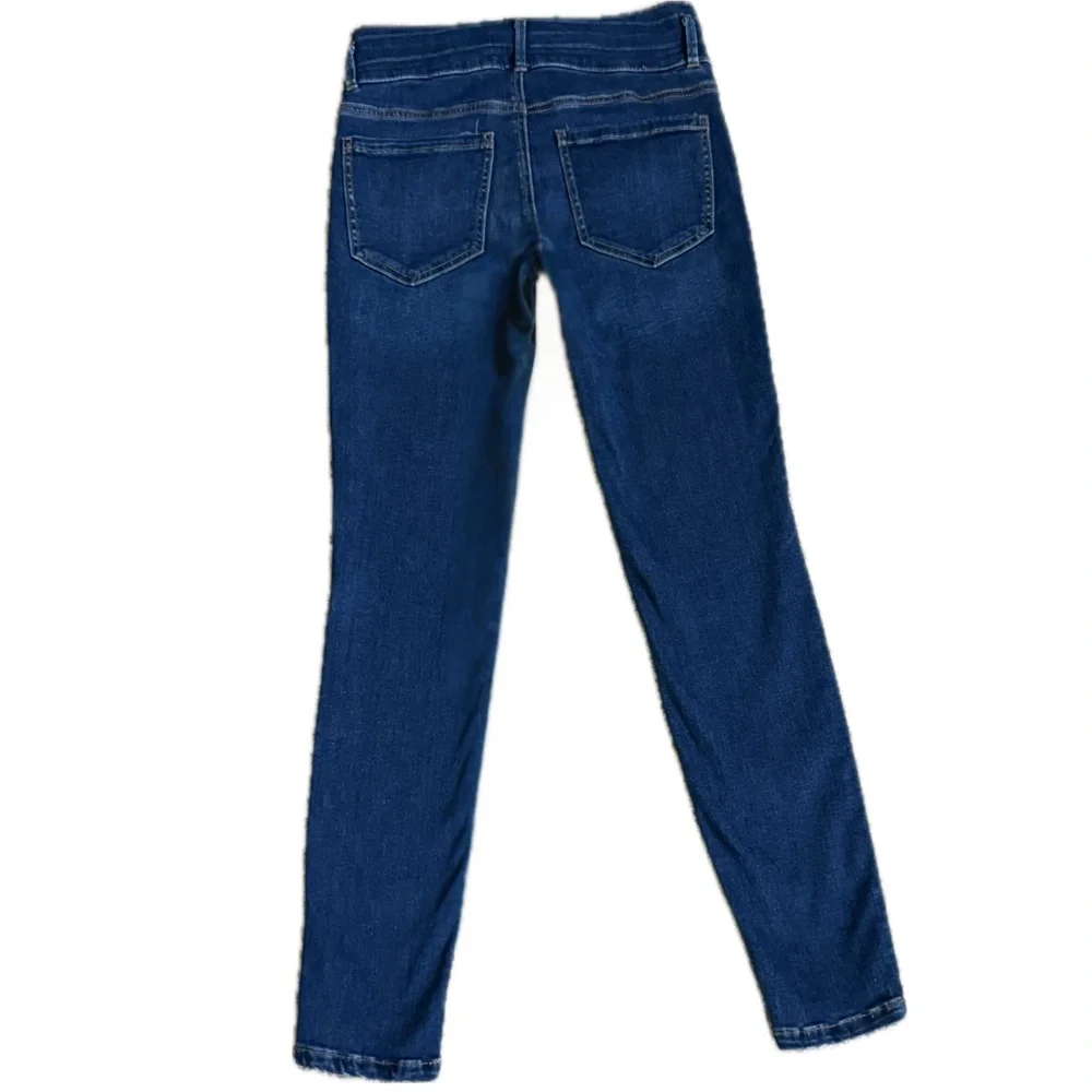 👖🖤 ANN TAYLOR The Skinny Triple Button Dark Wash Mid-Rise Jeans Women’s Sz 2 - Picture 2 of 4